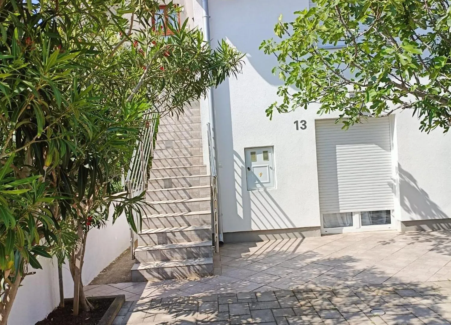 Apartments Rocky Vir